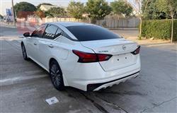 نيسان ألتيما